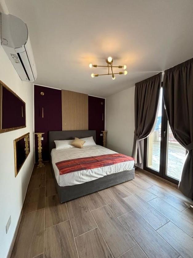 Svr Palace Apartment *